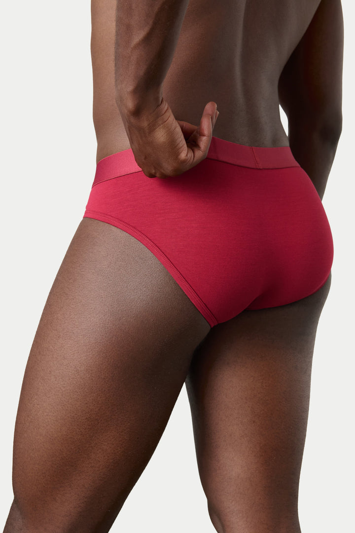 Rear view of a male model wearing red men&