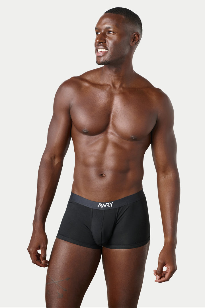 ESSENTIAL Trunks - Black