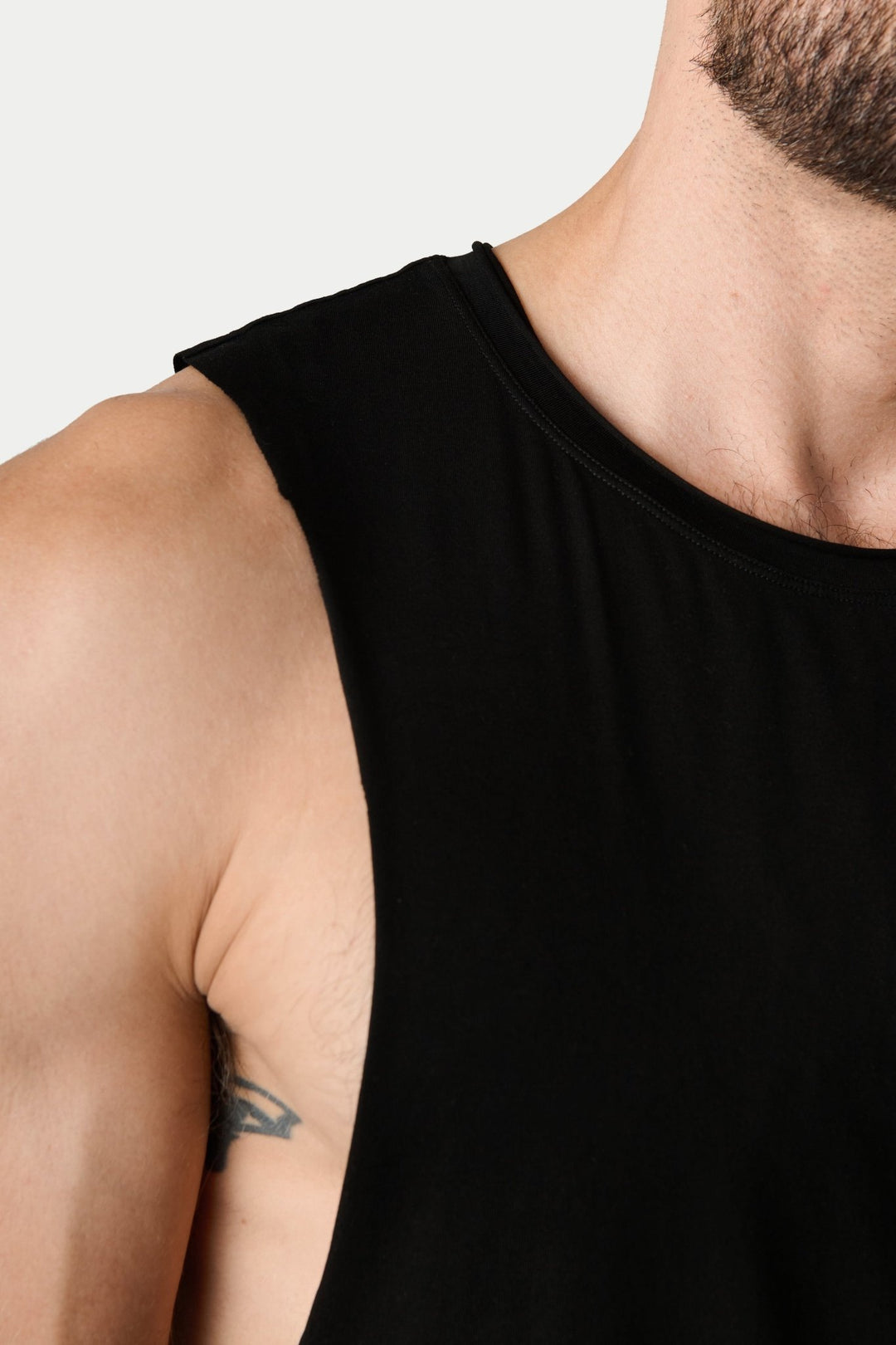 RAW Crop Tank V2 - Black - AWRY